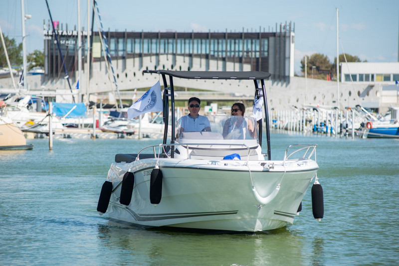 Location bateau, p&eacute;niche