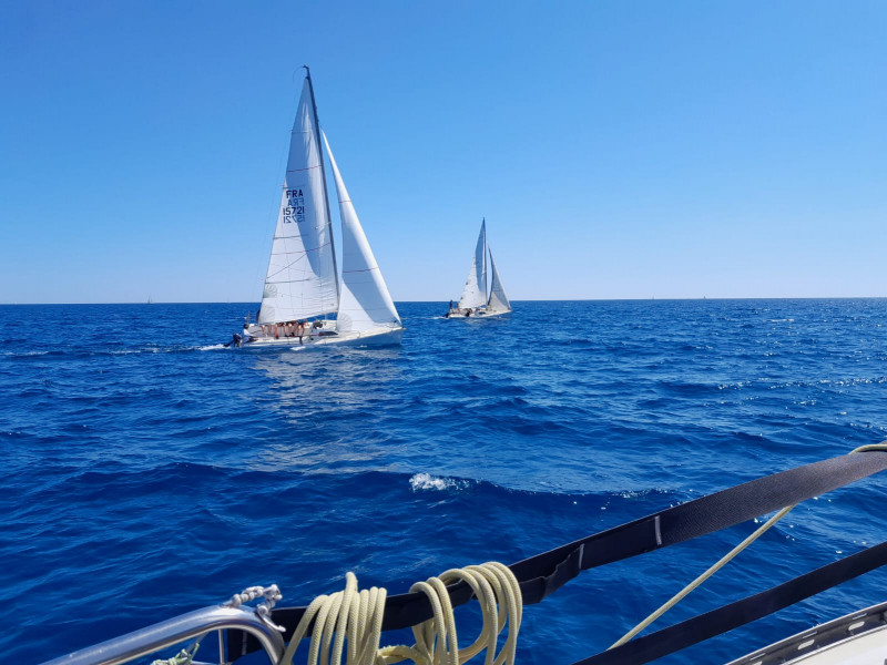 2 bateaux identiques pour acceuillir des groupes jusqu'à 10 personnes - © Louis Torreilles 2 bateaux identiques pour acceuillir des groupes jusqu'à 10 personnes