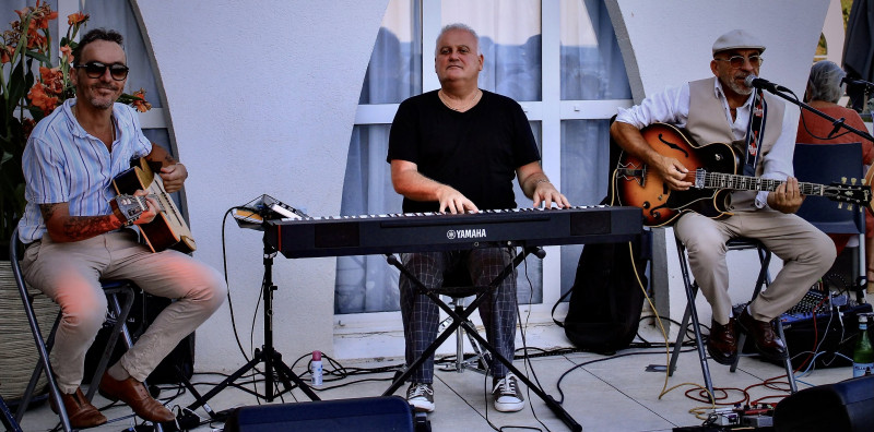 TRIO RIVA CARNON - © TRIO RIVA TRIO RIVA CARNON